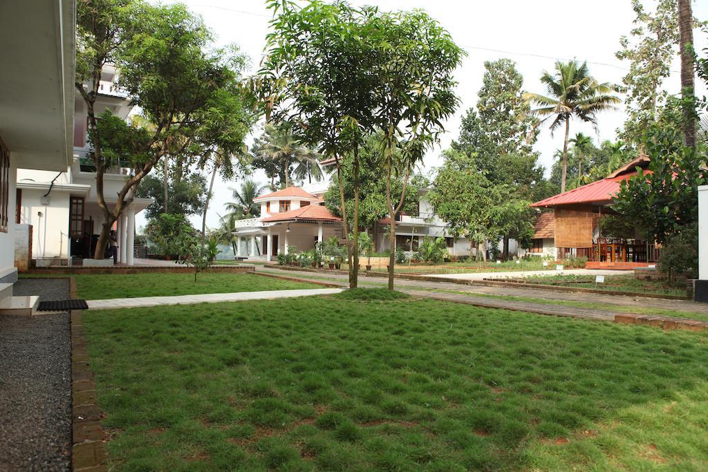The Health Village Alwaye Екстериор снимка