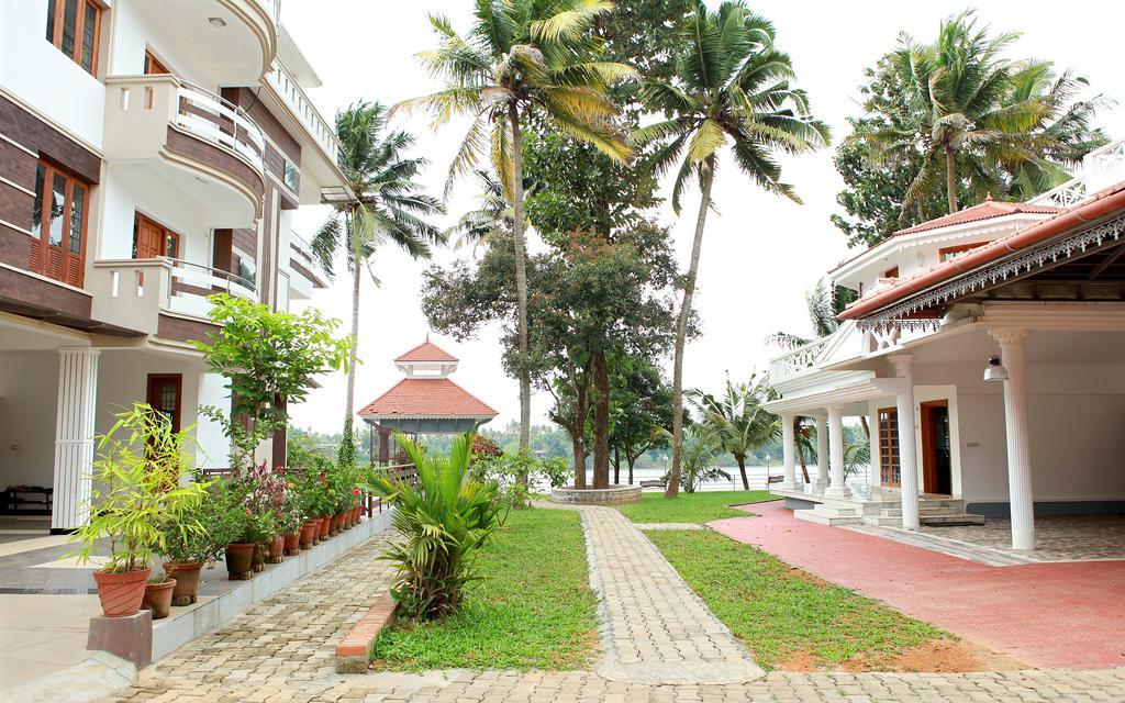 The Health Village Alwaye Екстериор снимка
